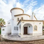 Villa Falesia - Private Pool - 8 Guests -