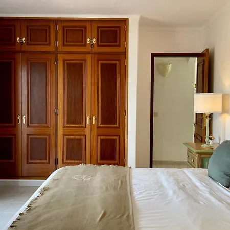 Villa Falesia - Private Pool - 8 Guests -